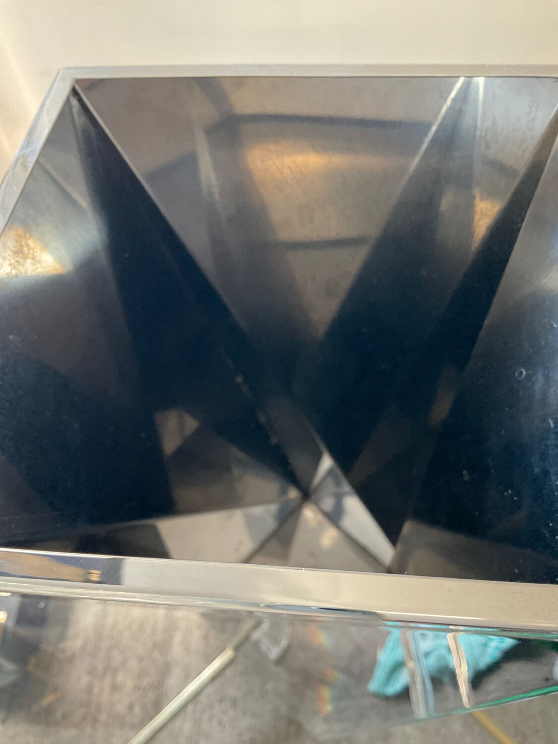 Decorative stainless steel vase