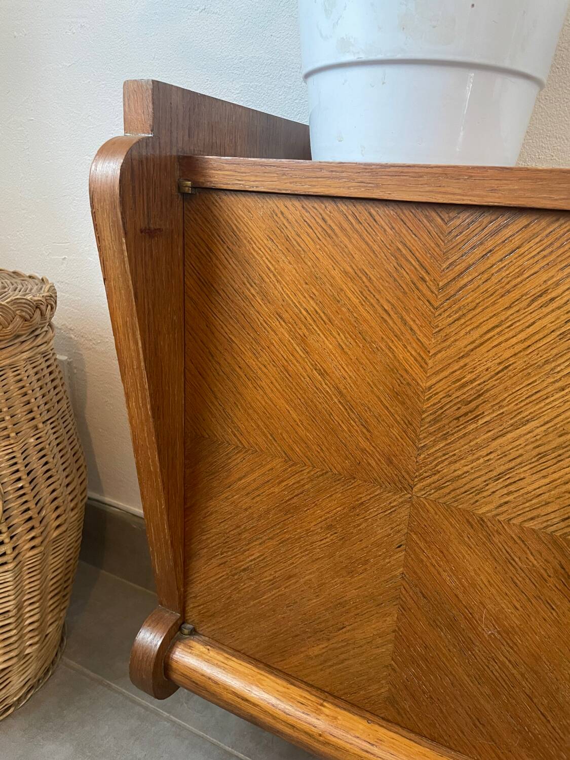 Vintage low oak sideboard (shallow)