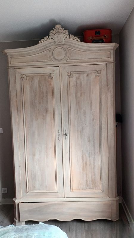 Armoire bois massif cérusé