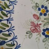 Assiette faïence peinte à la main, bouquet fleuri