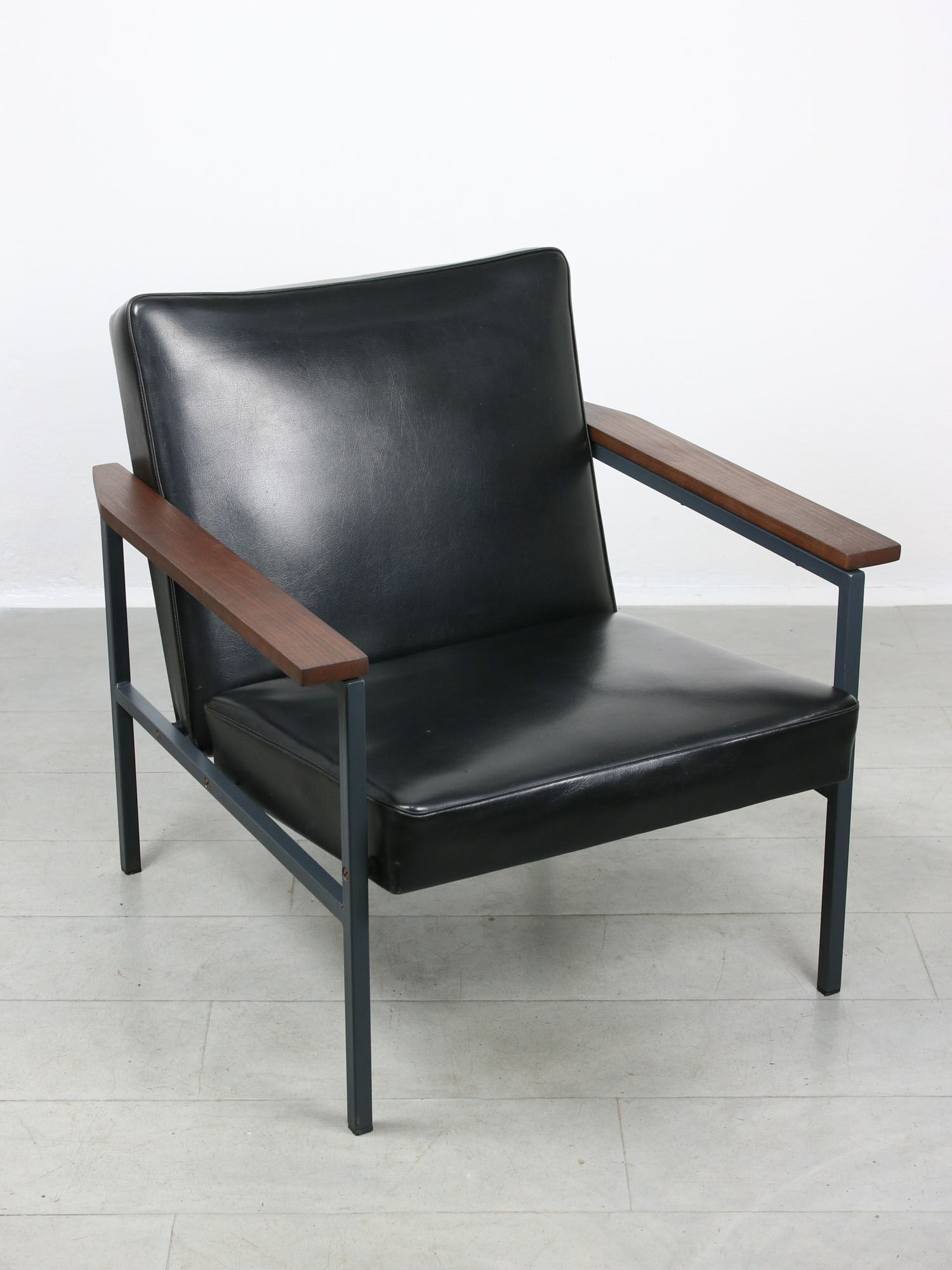 Fauteuil lounge vintage noir Bauhaus, années 70