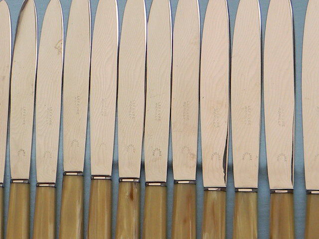 Lot de 12 couteaux lame inox