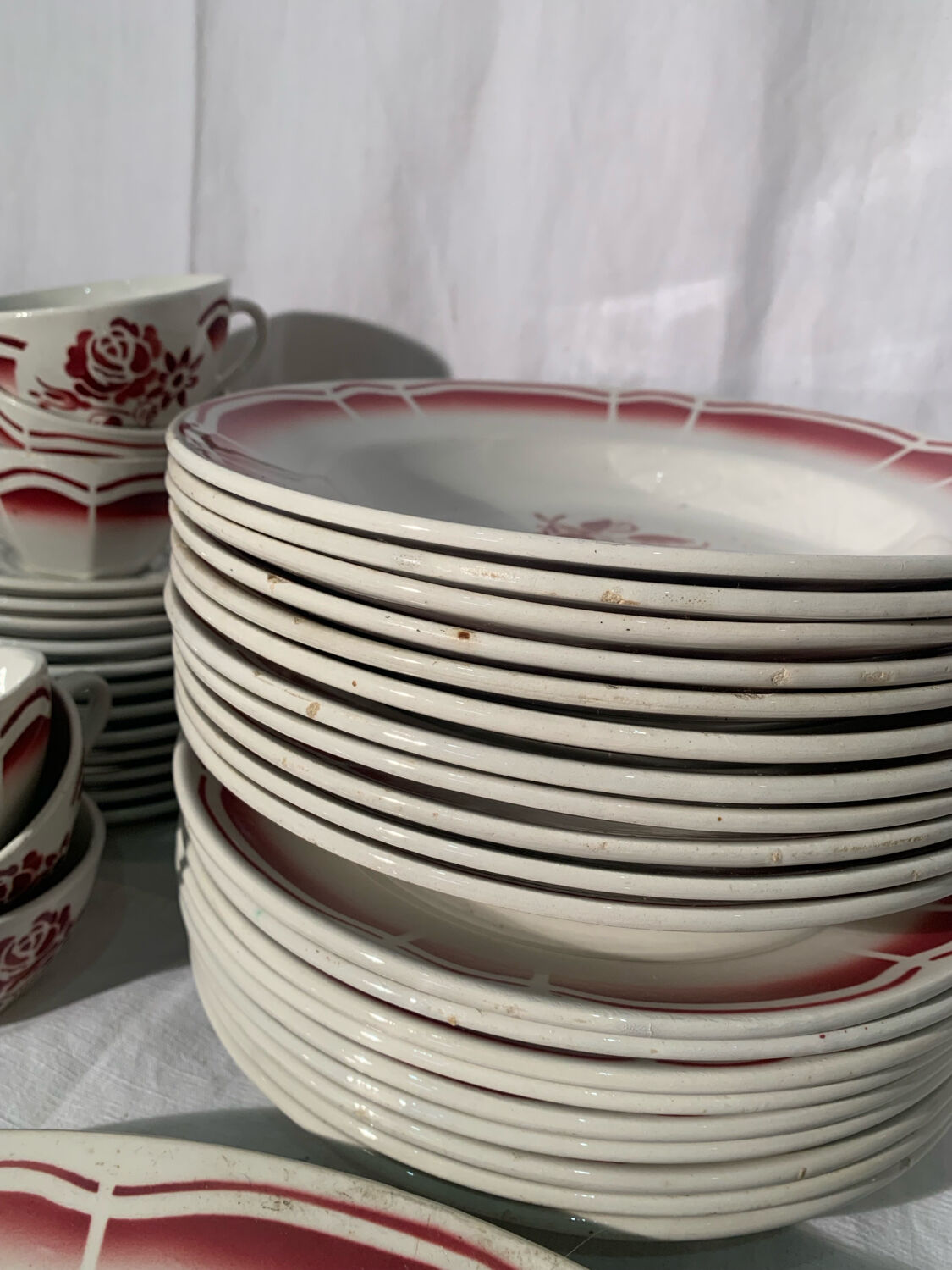 Art Deco pink earthenware service by Badonviller, porcelain, circa 1930