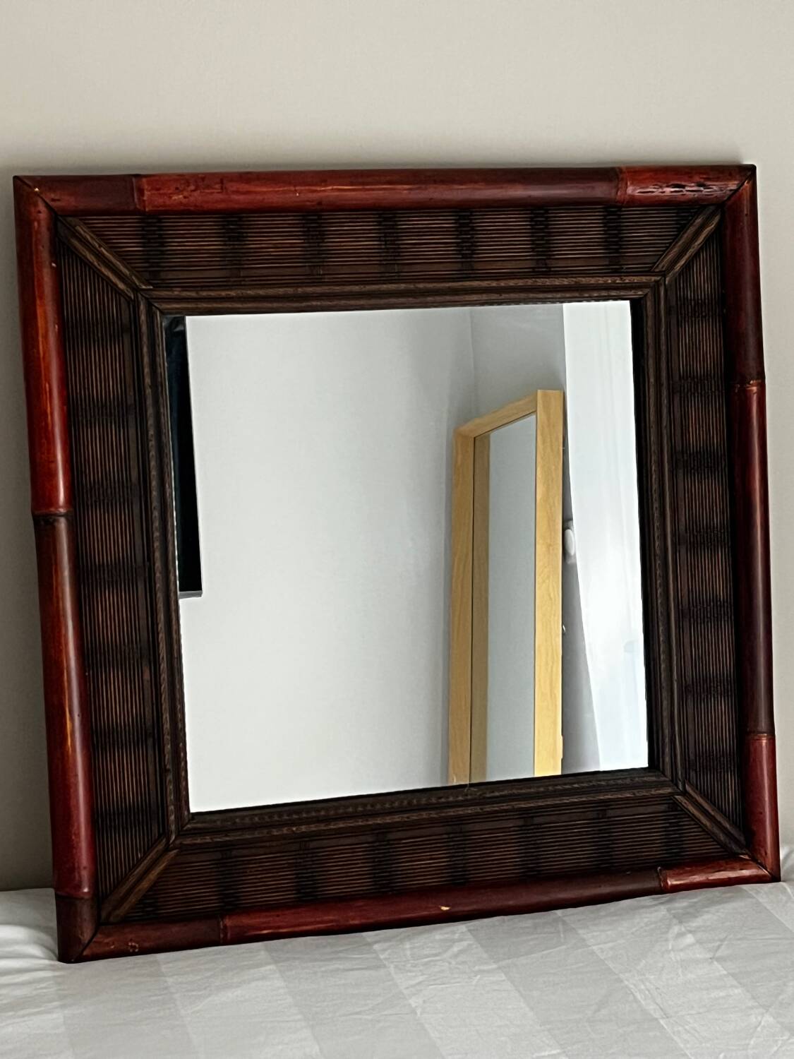 70×70 colonial style wall mirror – natural rattan frame, very good condition