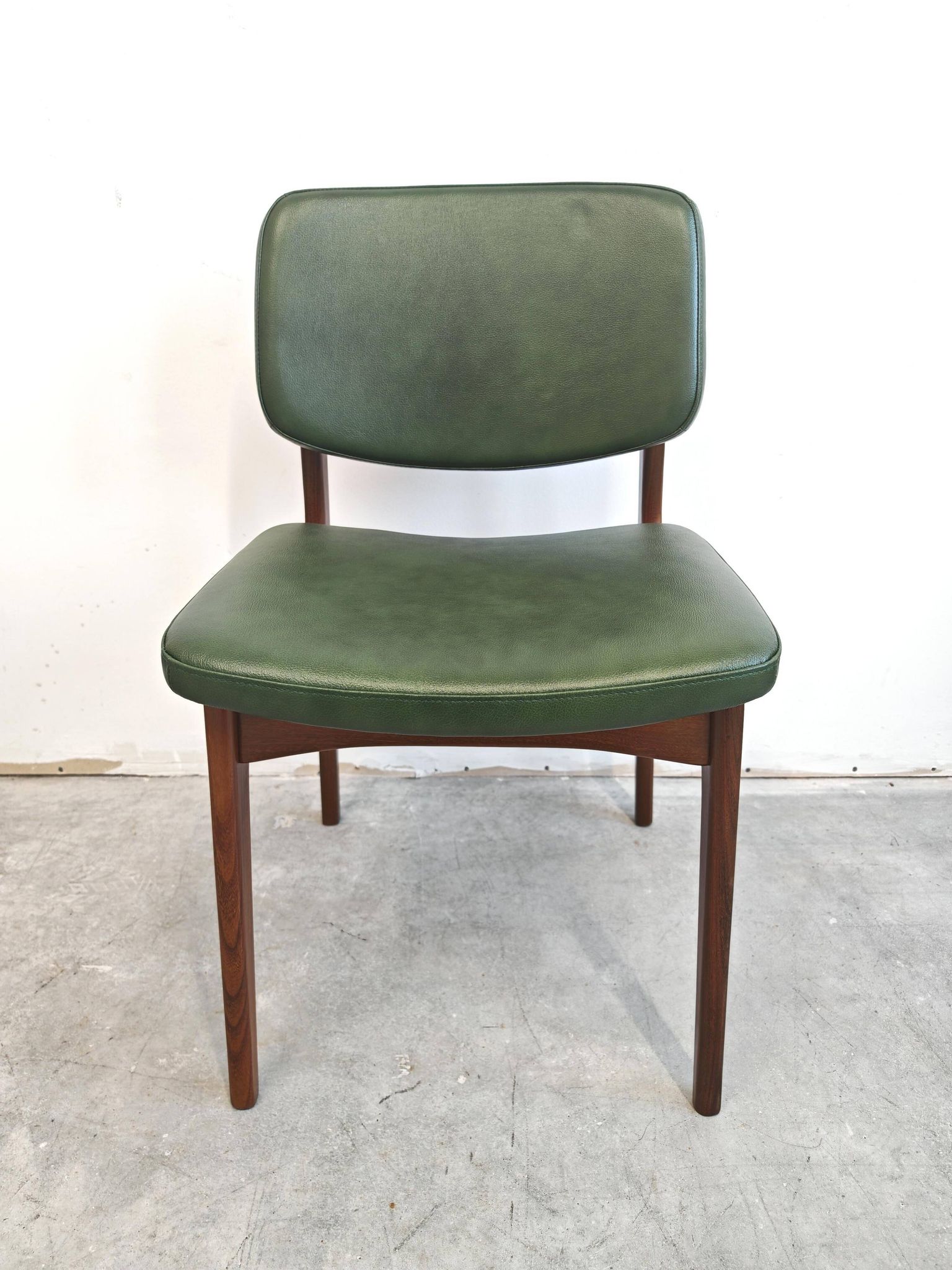 Mid-Century Modern dining chair in teak and leather, Denmark 1960s