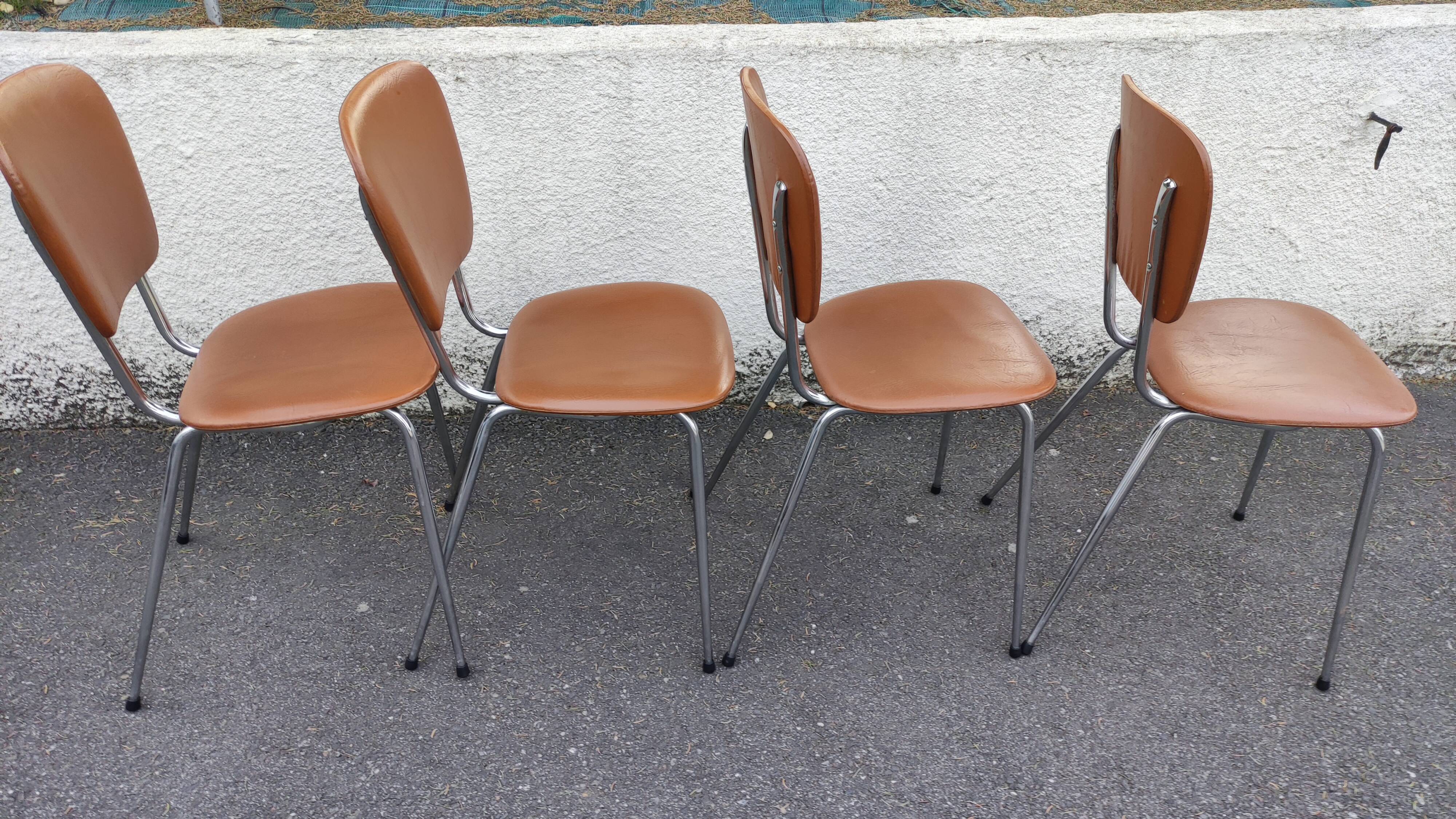 4 skaï chairs