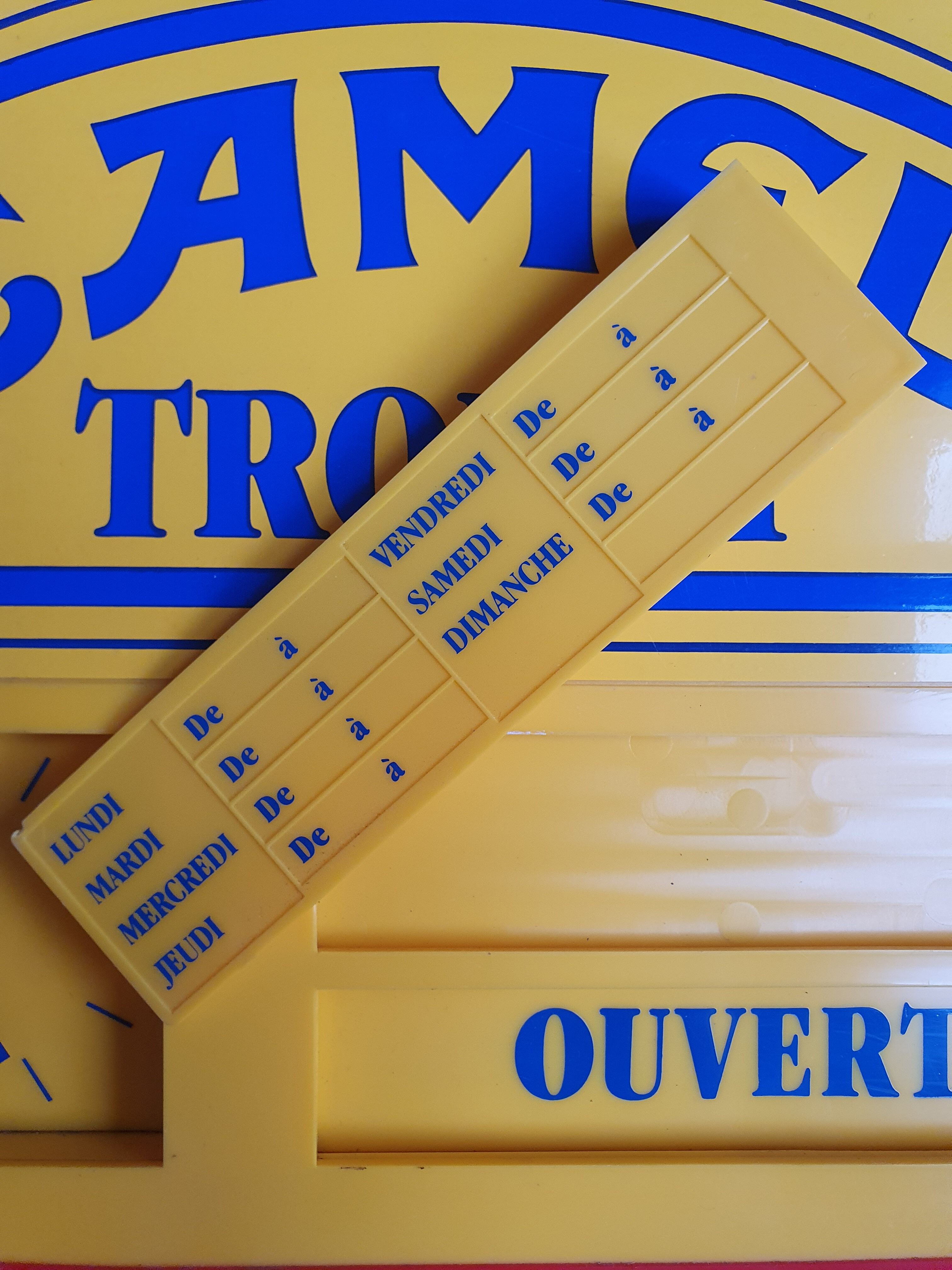 Camel Trophy advertising clock