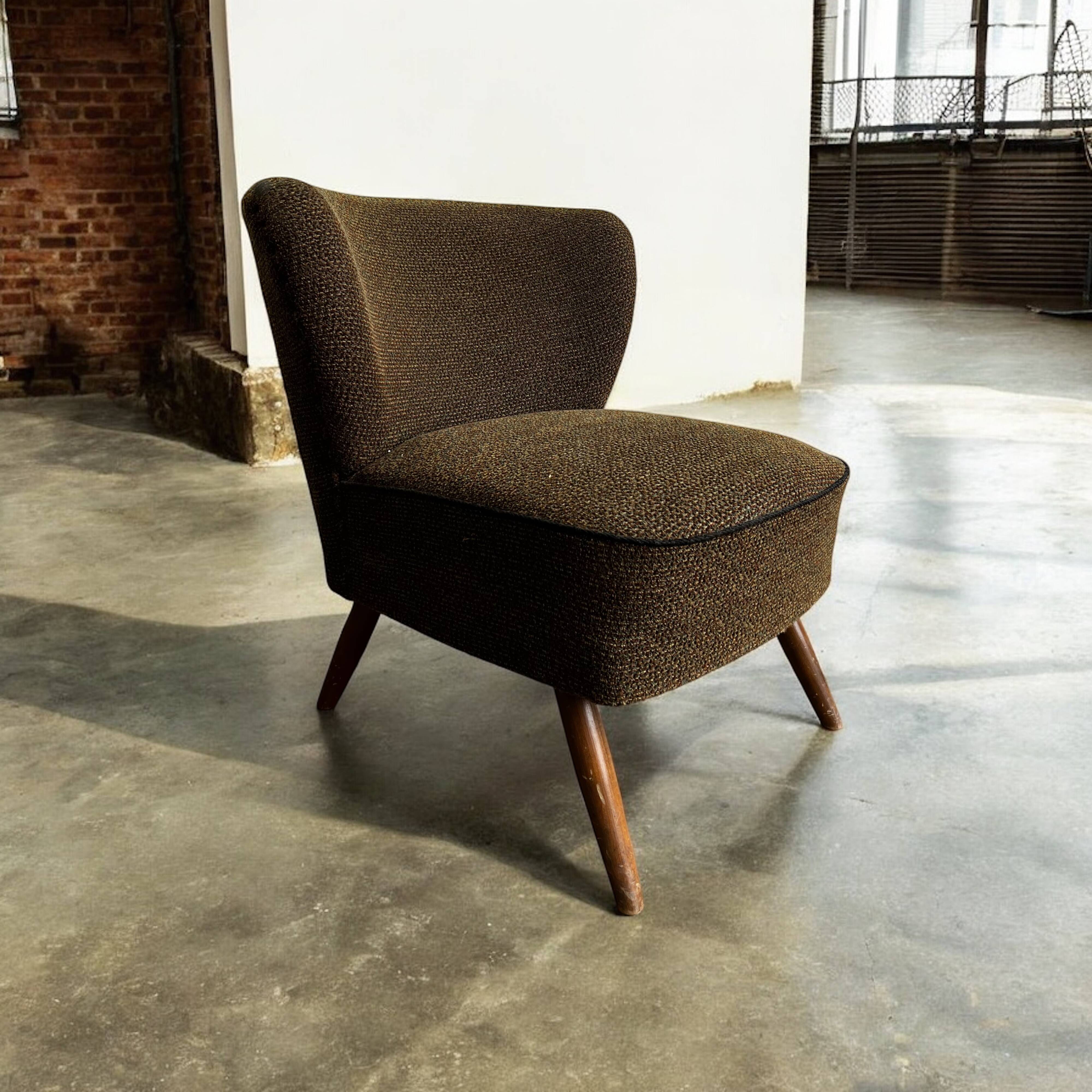 Vintage cocktail chair/single seater/armchair