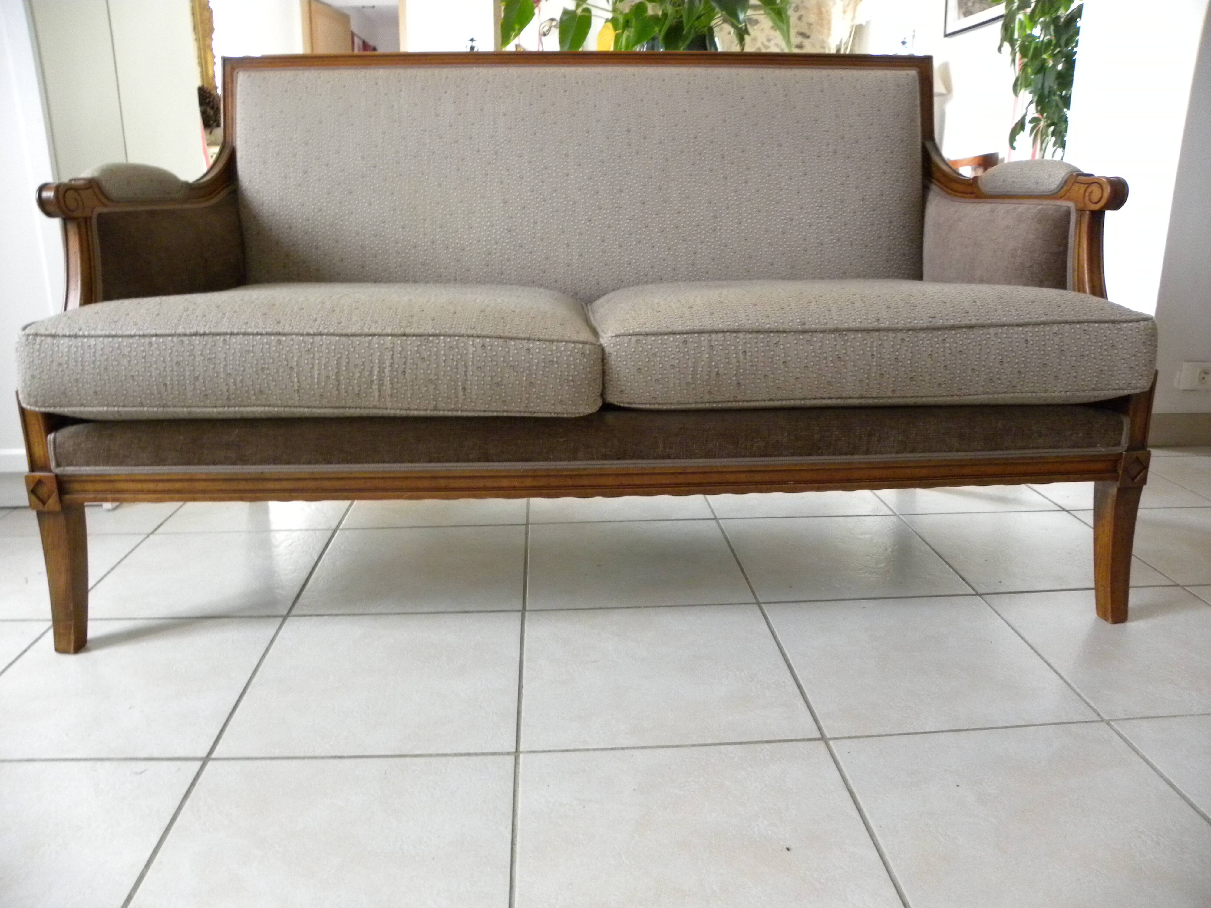 Two-seater canapé in Restoration / Louis-Philippe style – Reupholstered by an artisan.