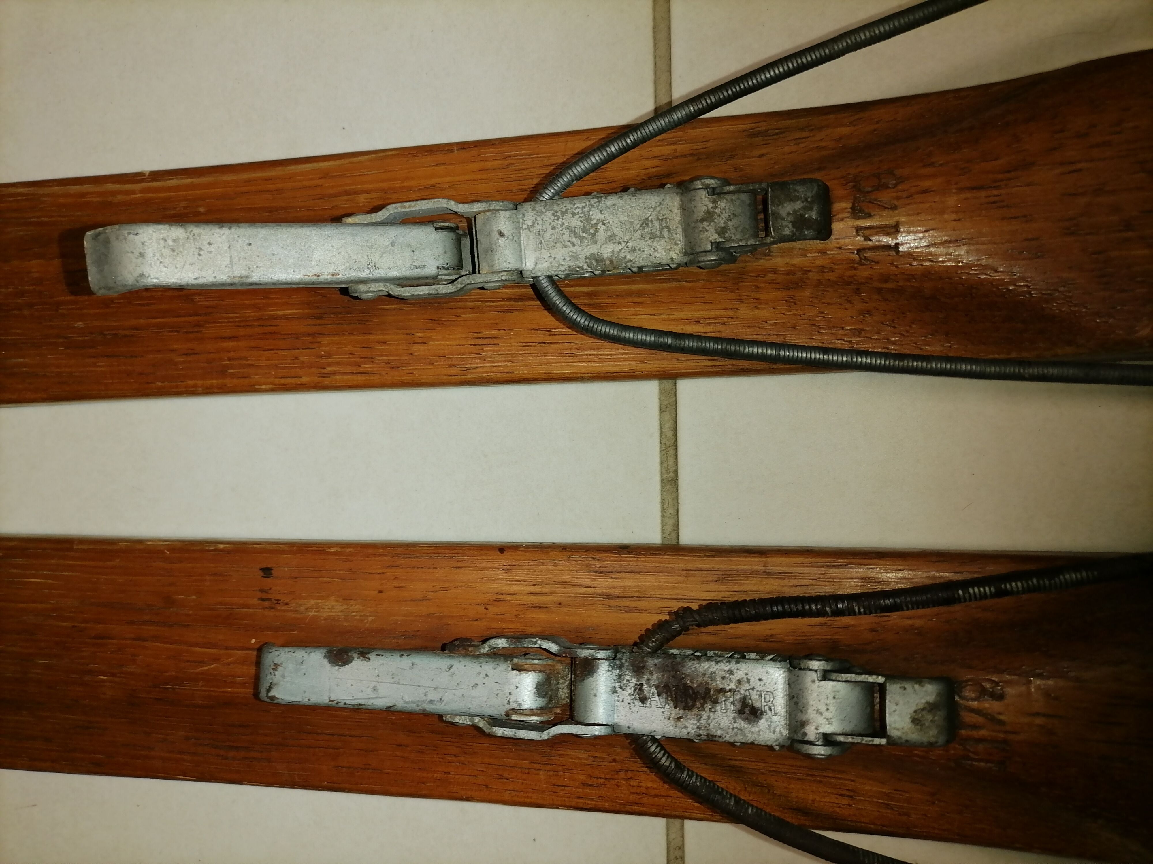 Pair of skis Chambéry Excella