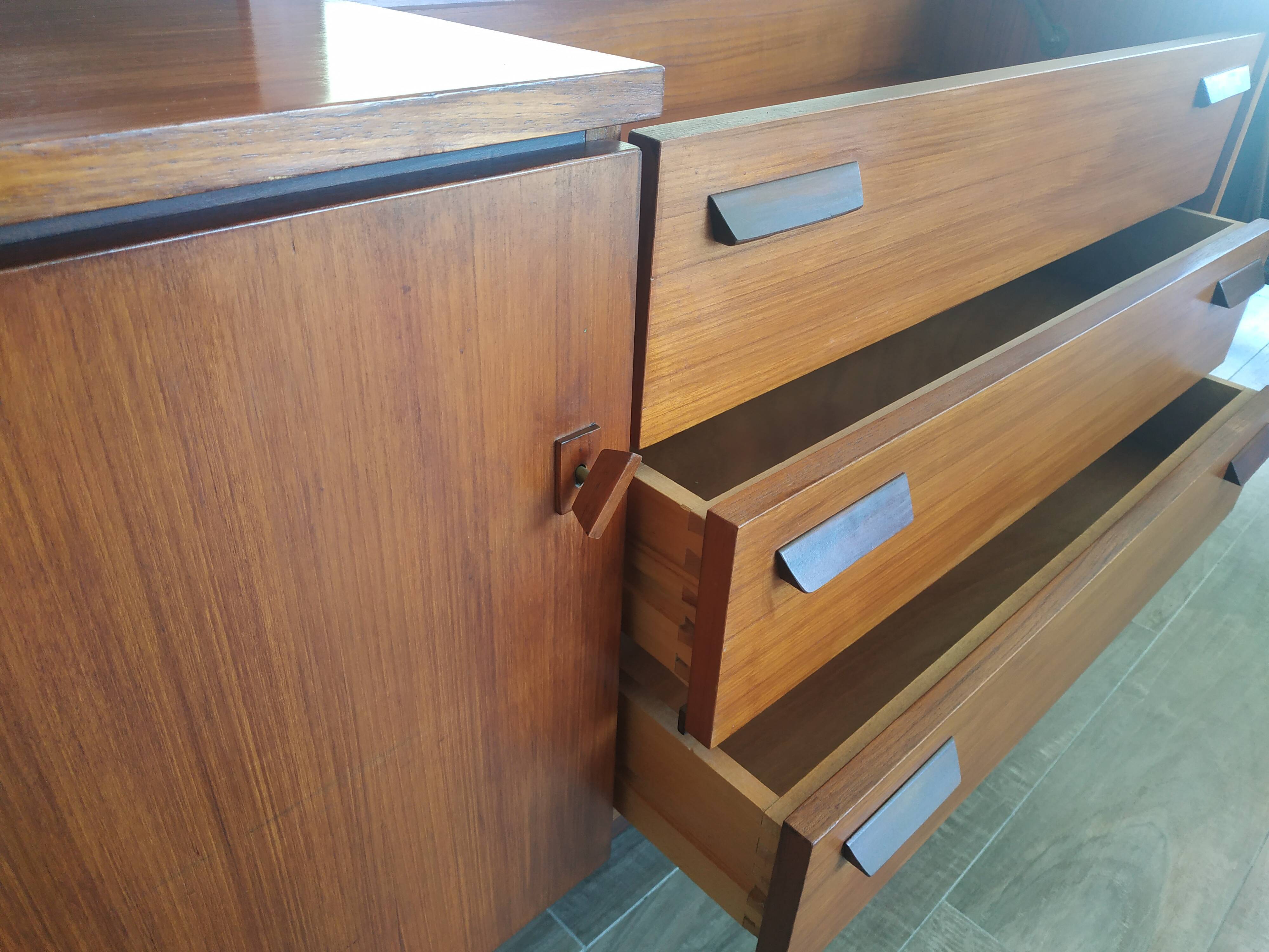 Scandinavian dresser  60
