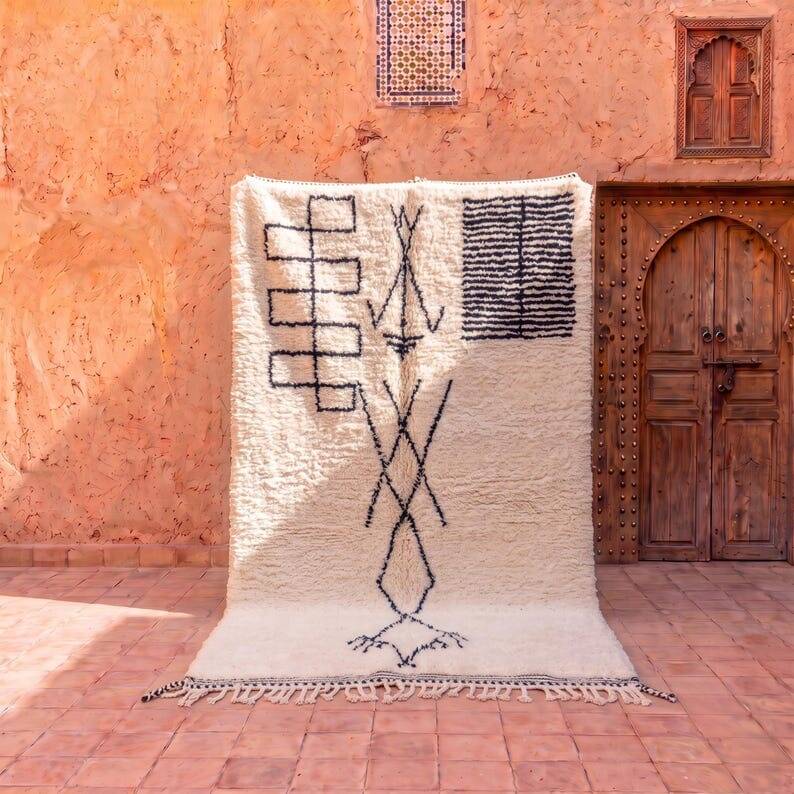 Handmade traditional pure wool rug size 2/3 m