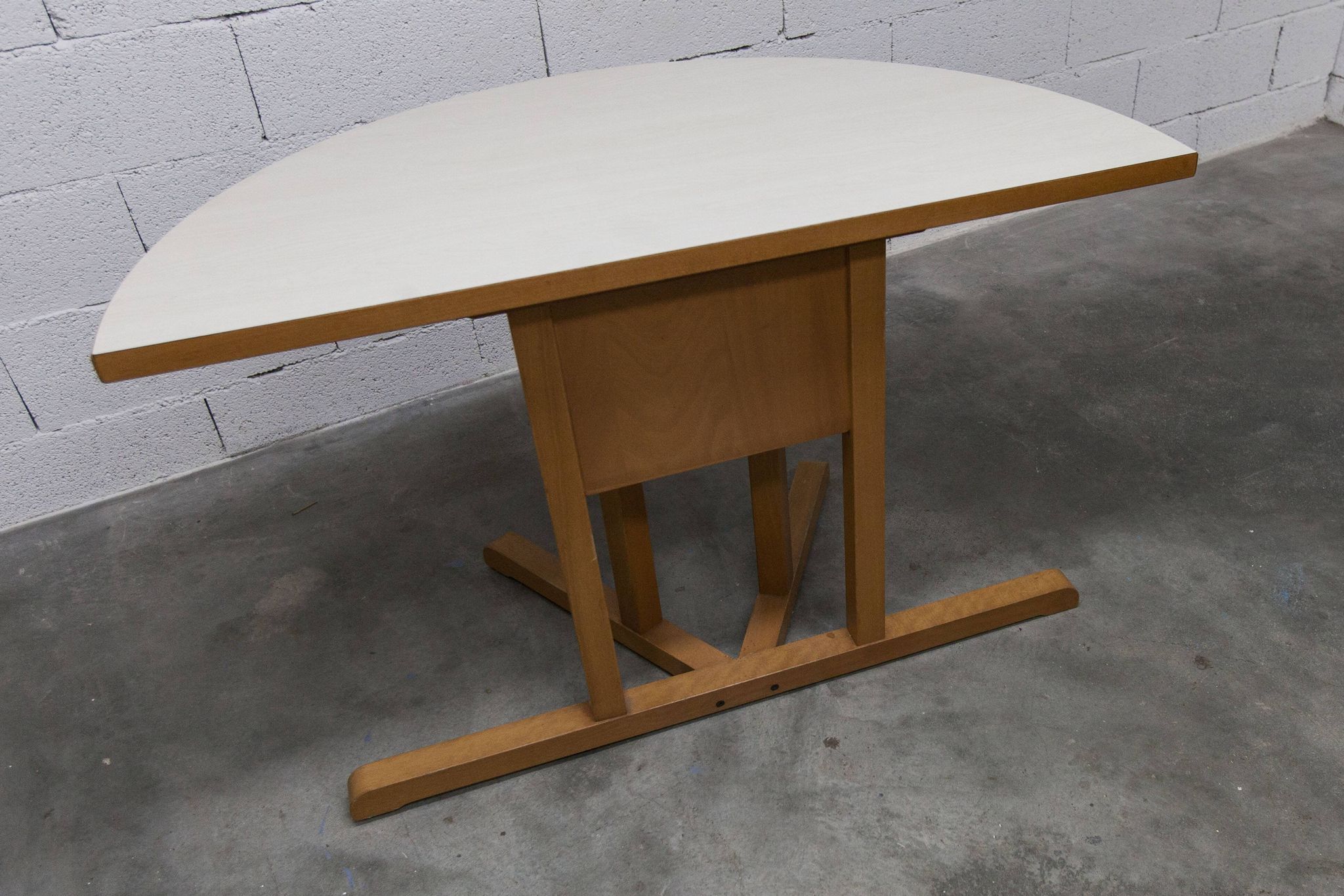 Rare set de 6 tables Baumann 1990, 80x120 et demi lune 120cm