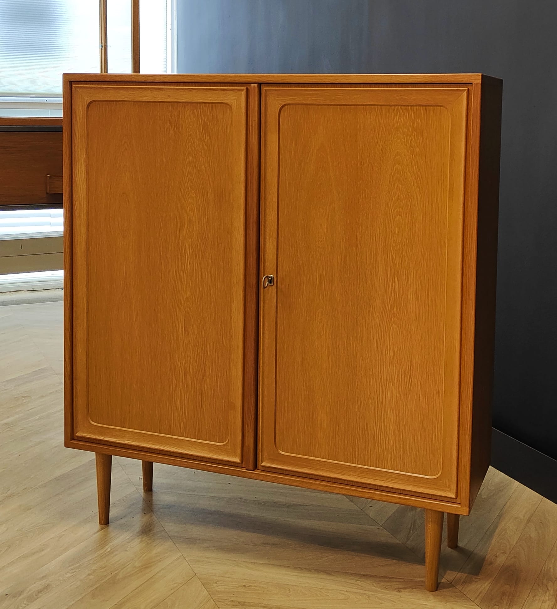 Mid century midboard vintage