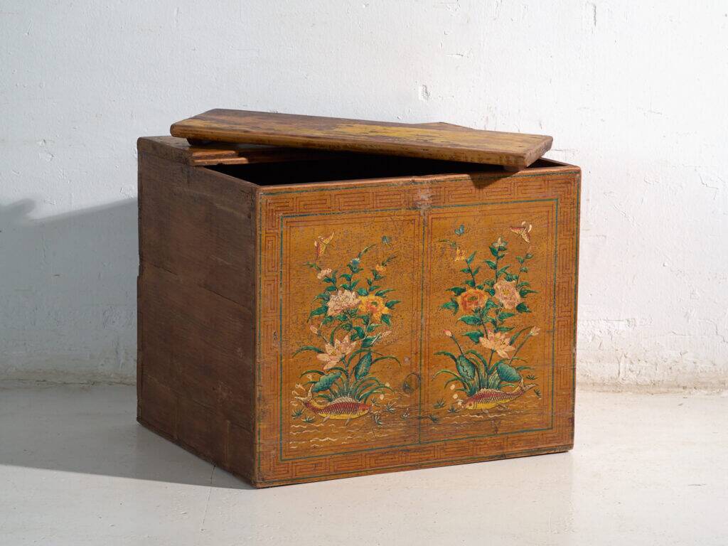 Chinese chest with original painting – China, circa 1900