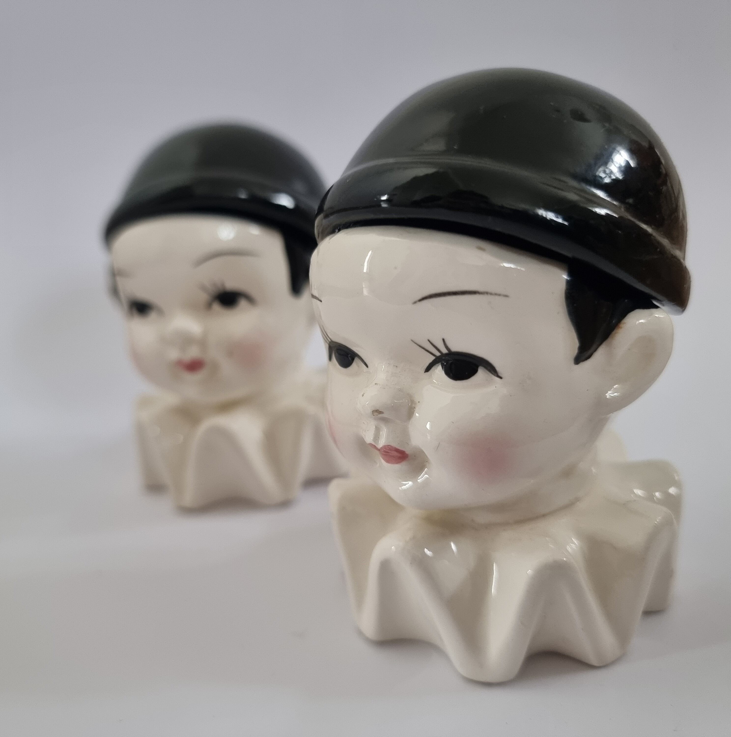 Paire de coquetiers Pierrot