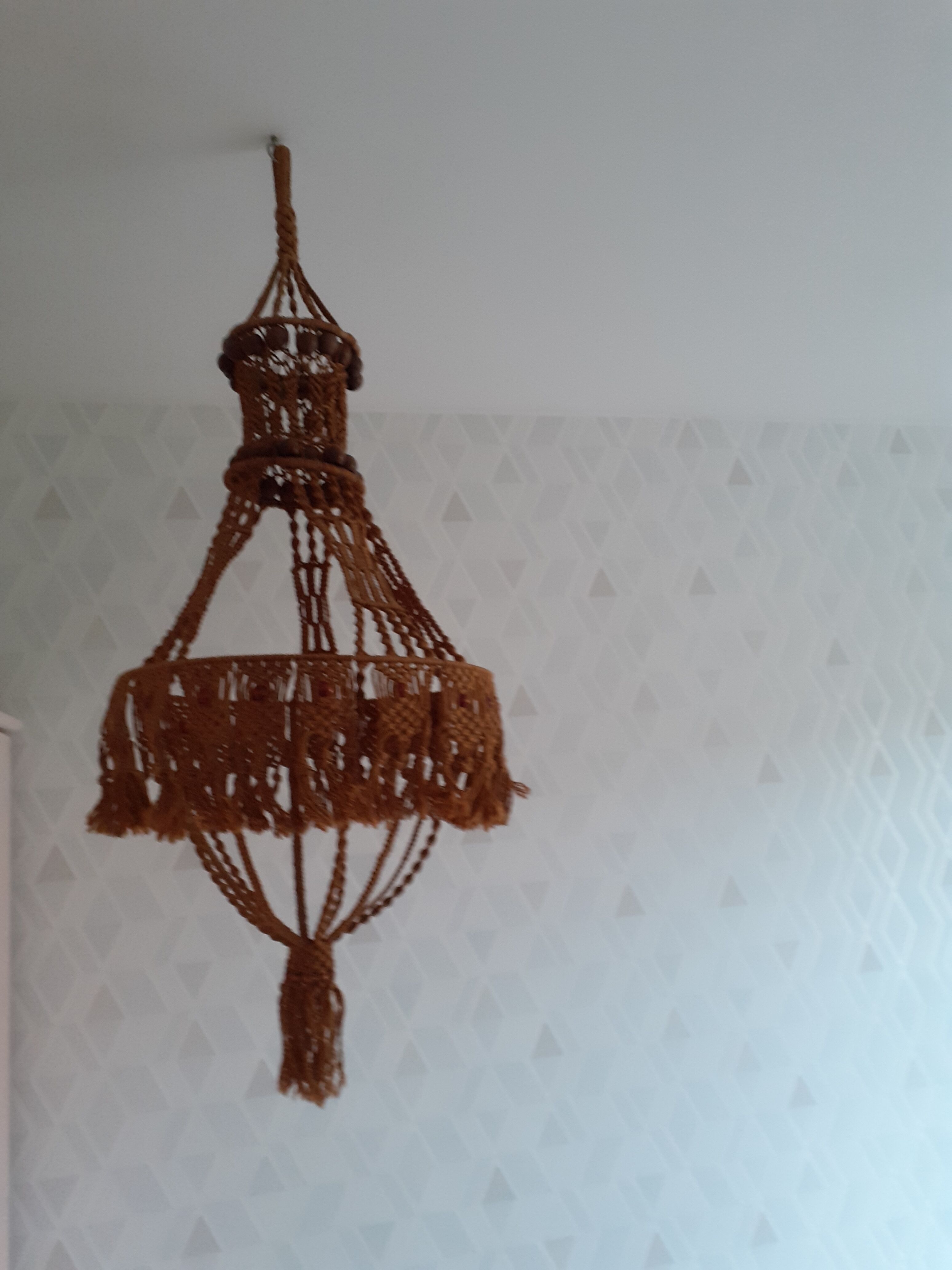 Vintage suspension in macramé