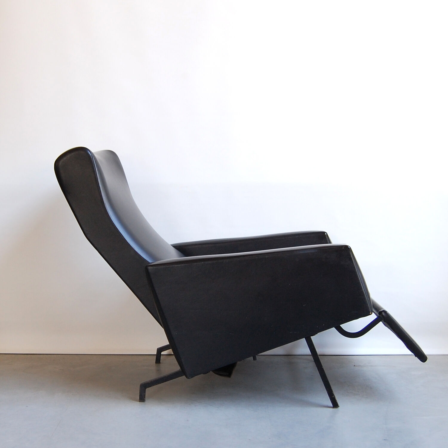 Relax armchair "Trelax" by Pierre Guariche for Meurop