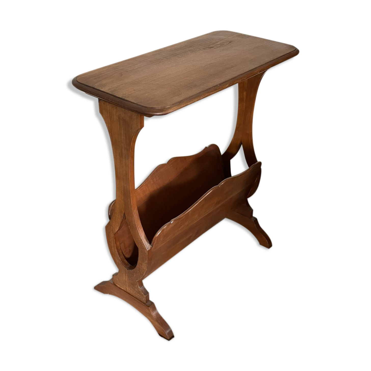 Desserte magazine holders