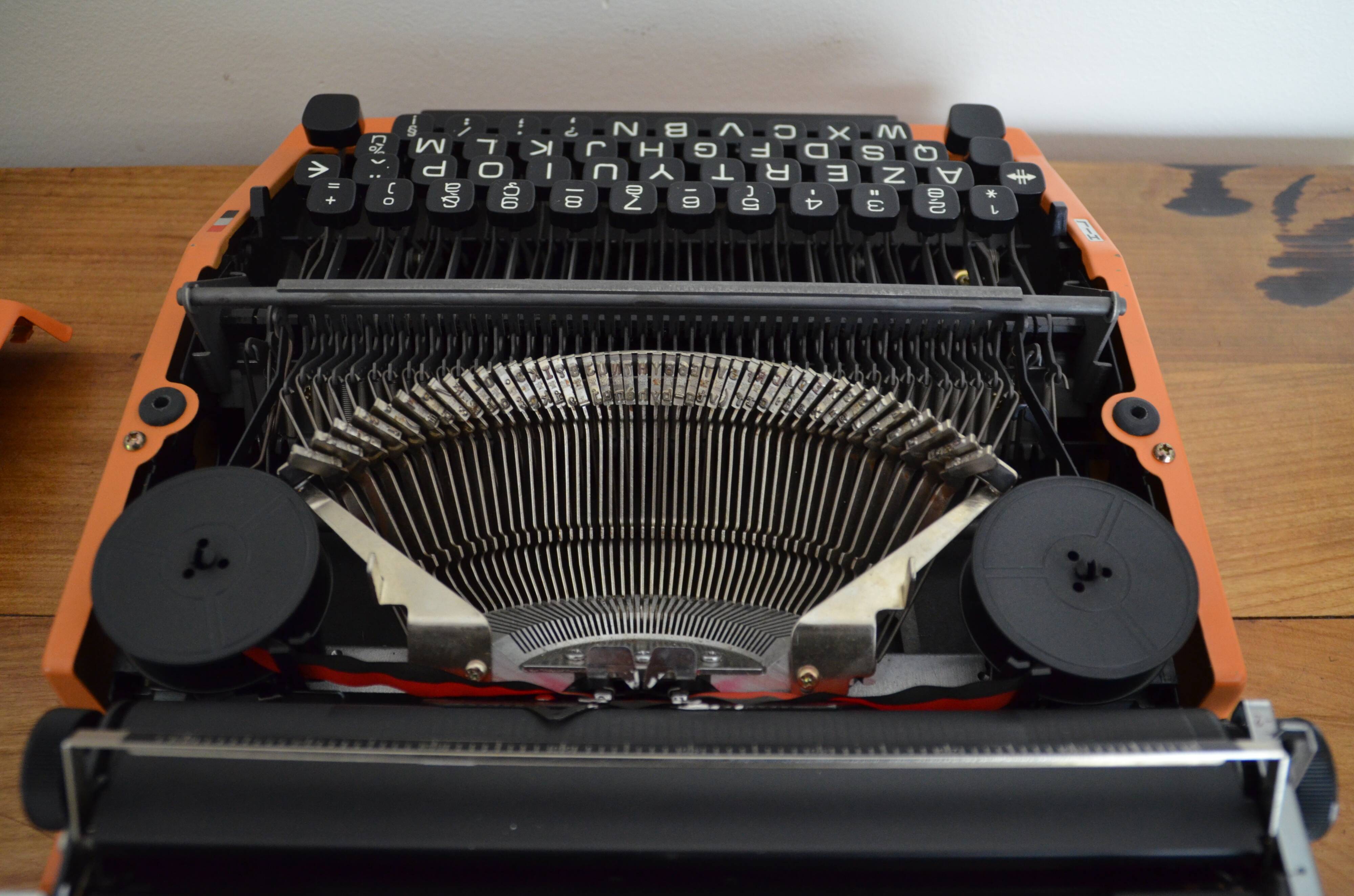 Welco functional 200 typewriter