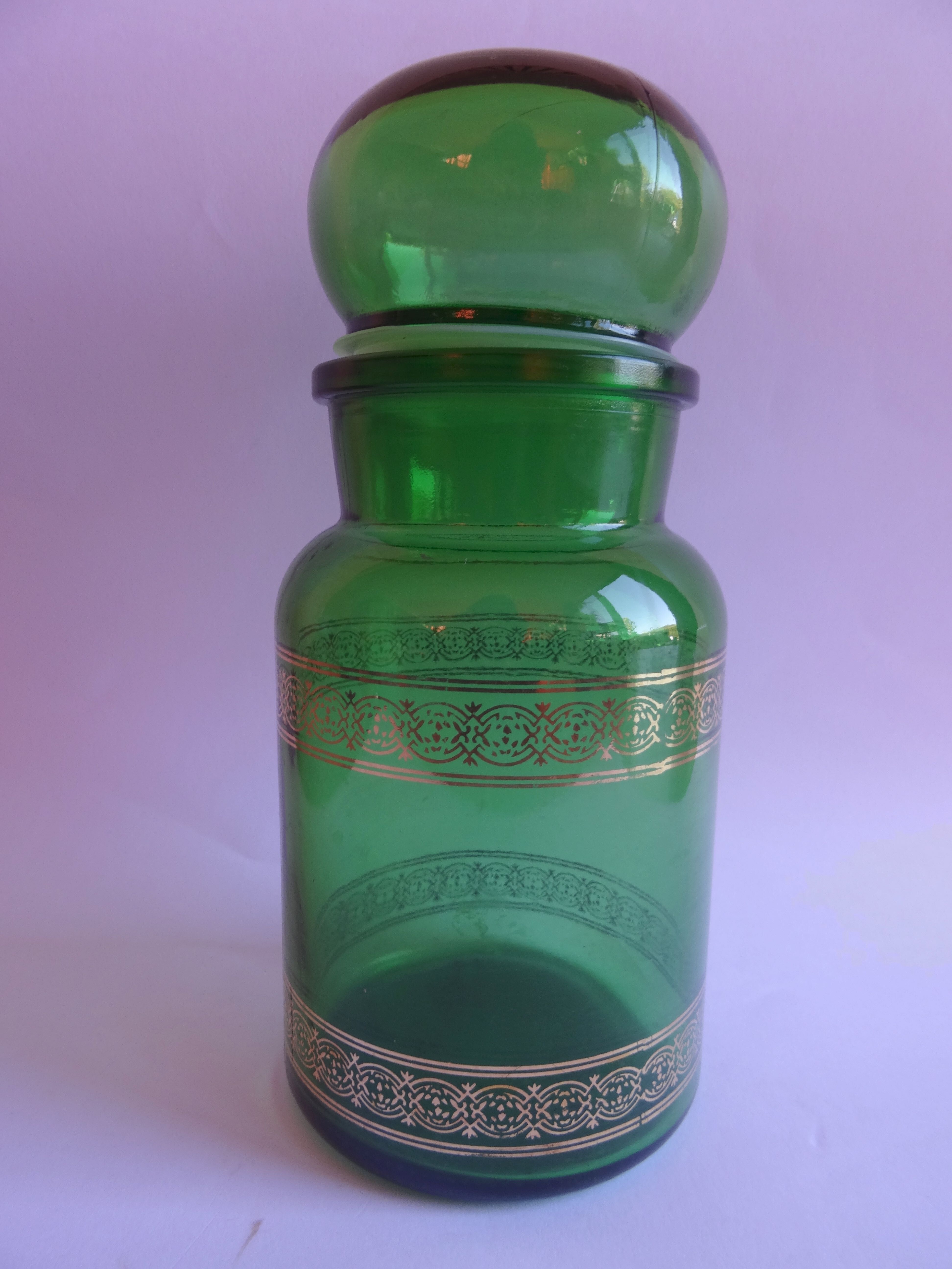 Green apothecary pot