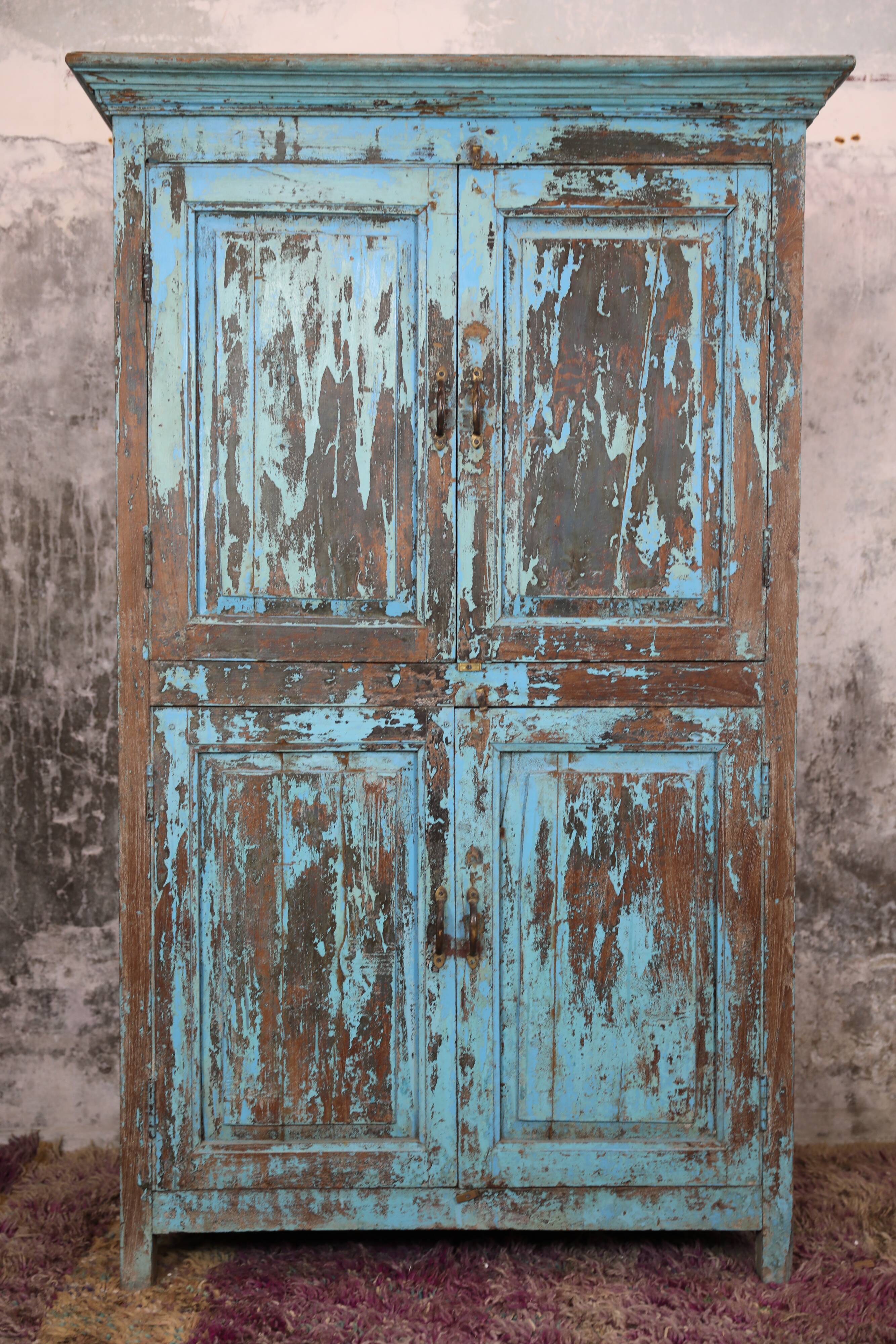 Cabinet 4 solid doors in blue patinated wood