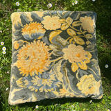 Set of vintage cushions