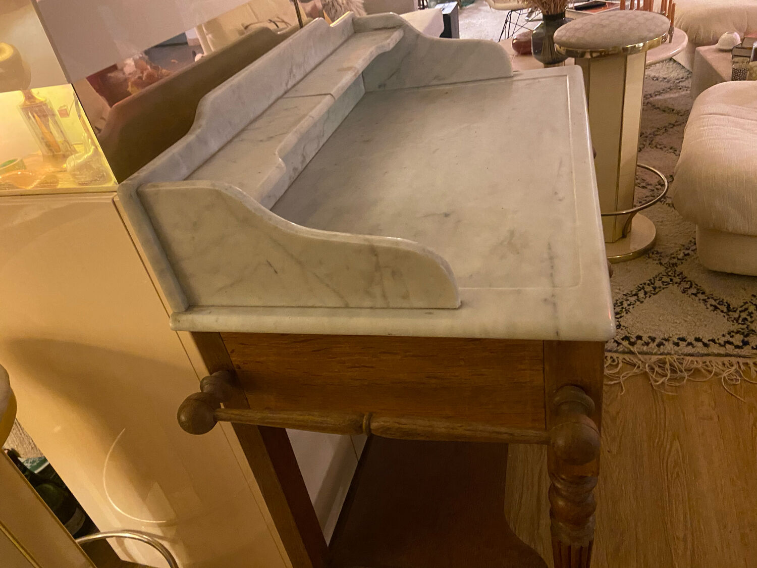 Bathroom cabinet in oak and antique marble