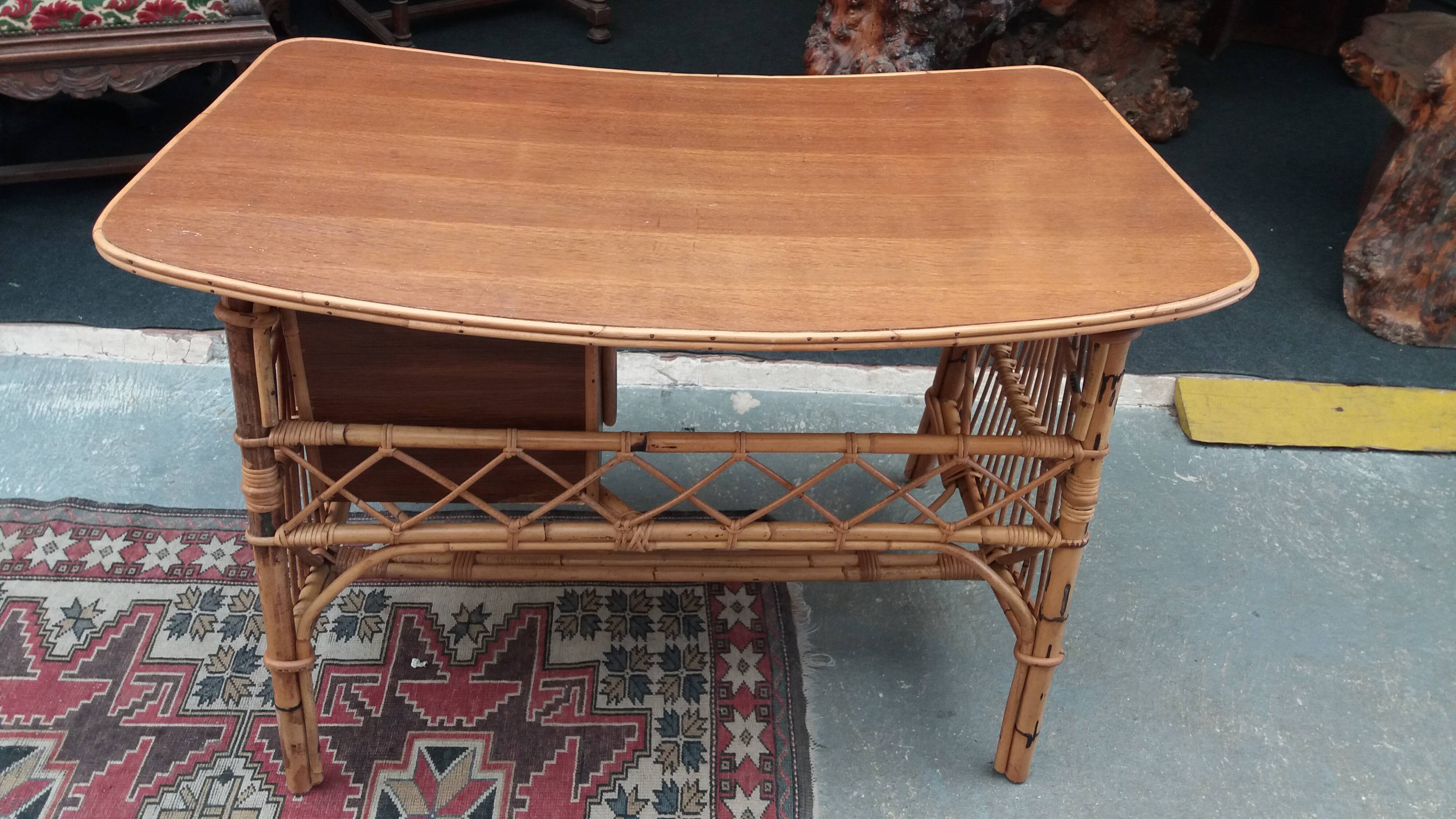 Rattan desk from the 1960s/1970s.