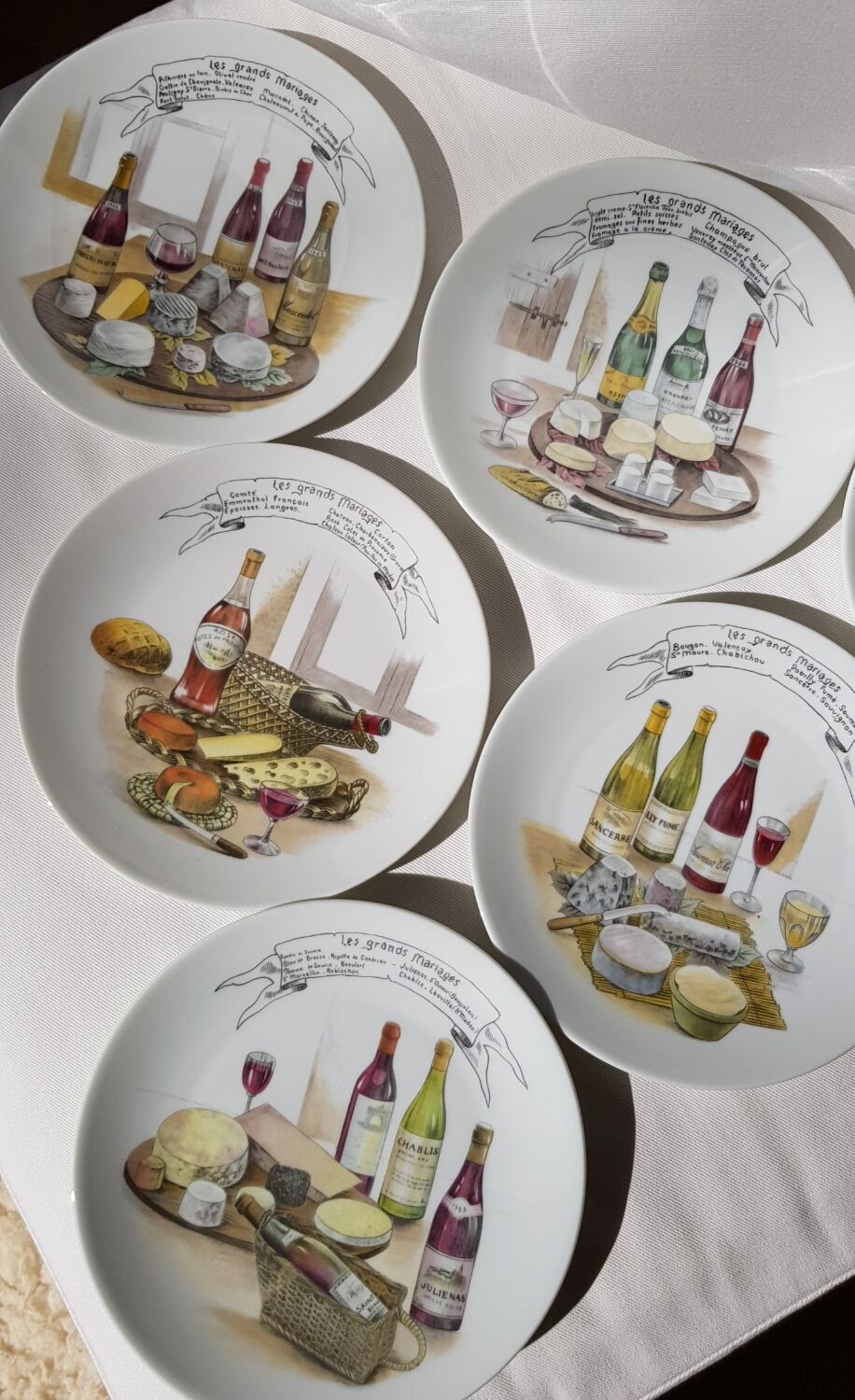 Plateau de fromages en porcelaine avec 6 assiettes assorties