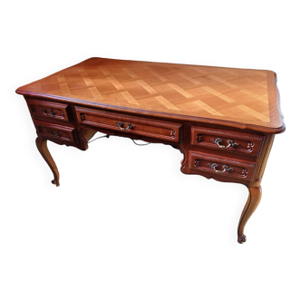 Louis xv style desk with its glass top