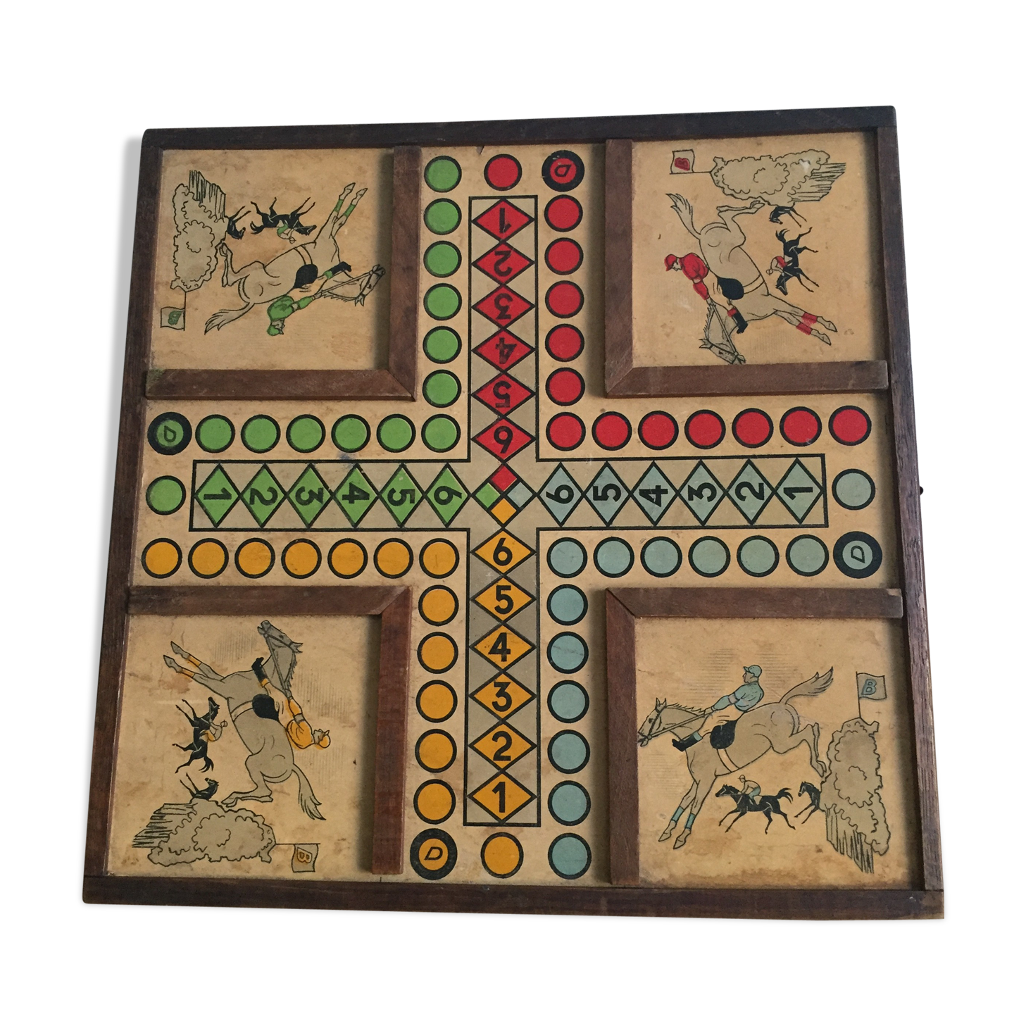 Games box: trotters, goose game, checkers and jaquet