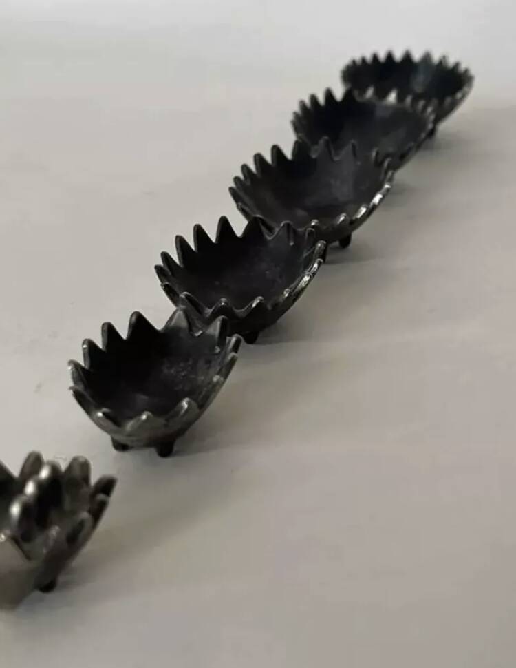 Famille de 6 Hérissons en métal par Walter Bosse, design 1950