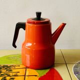 Vintage coffee maker in red enameled metal and Bakelite