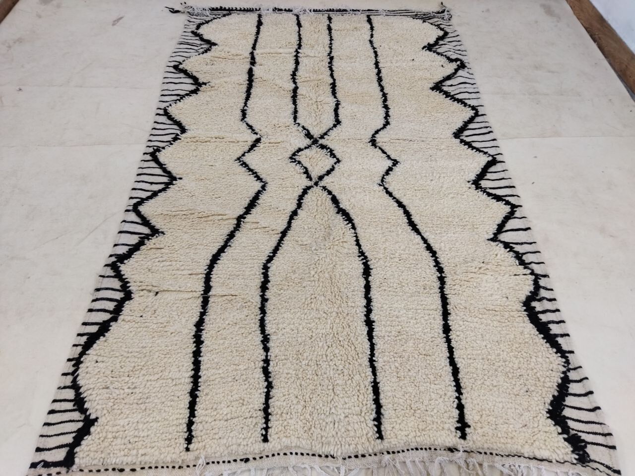 Moroccan berbere carpet 234x144cm