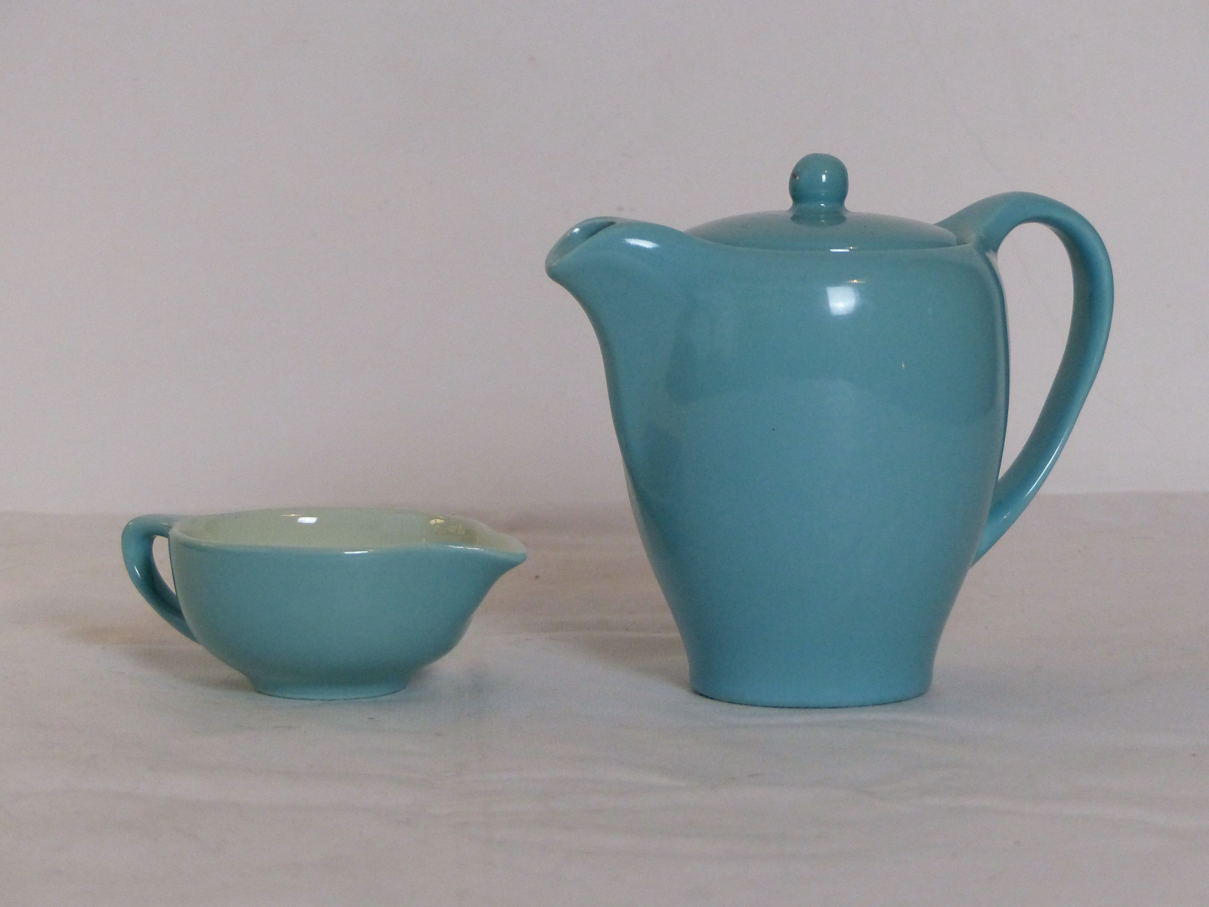 Teapot and its milk pot