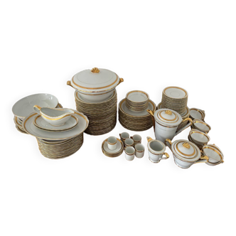 Service à vaisselle ancien (116 pièces) blanc et or en porcelaine francaise J.W