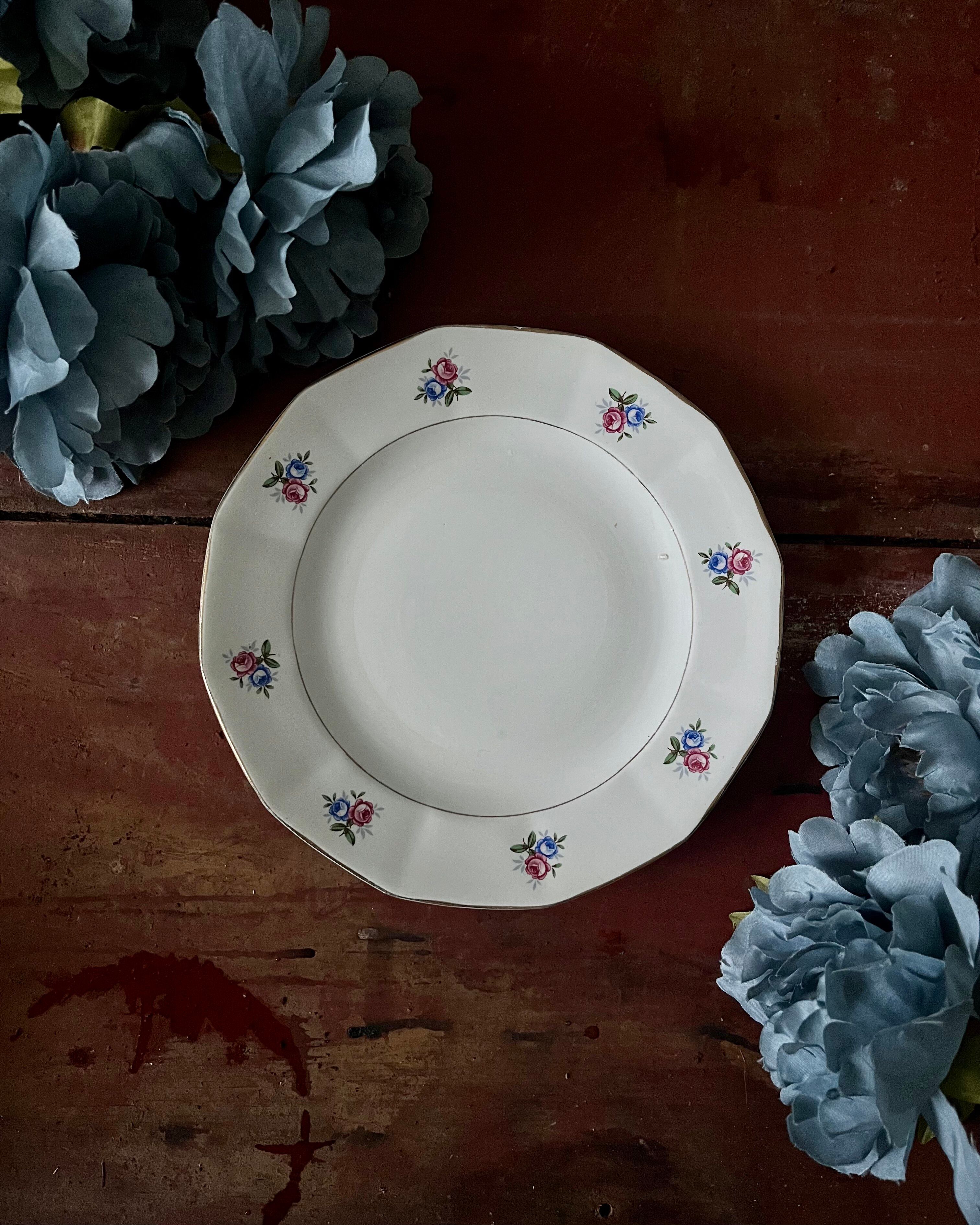 Plates and dish in genuine opaque Digoin Sarreguemines.