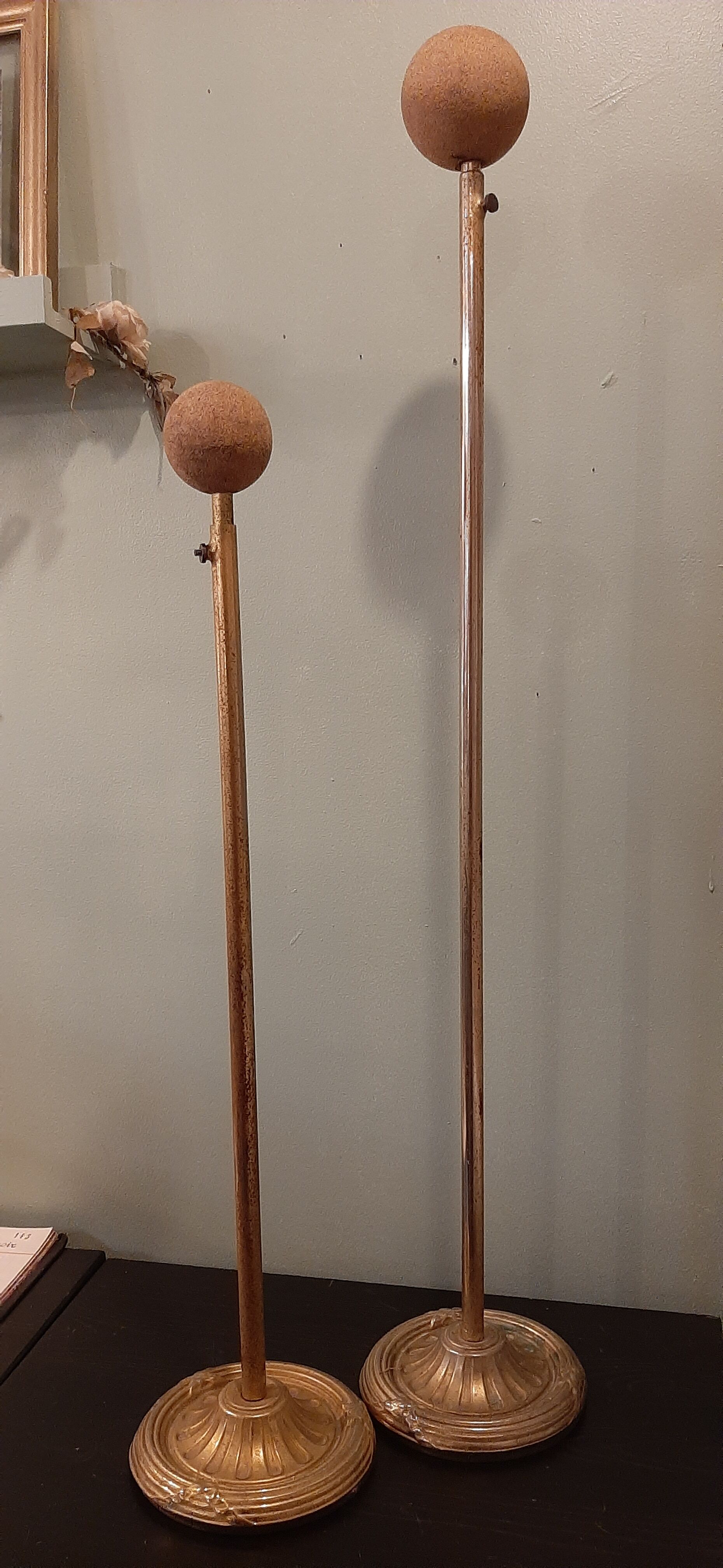 Pair of hat-bearers