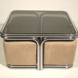 Table basse et poufs 1970