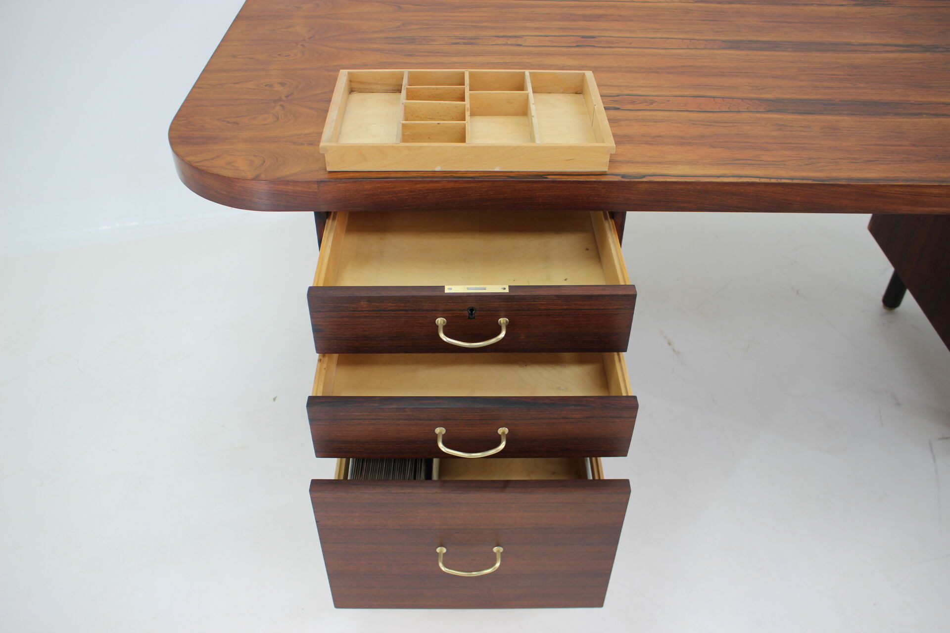 1960s Large exclusive free standing palisander desk