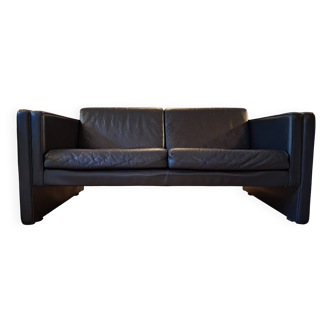 leather sofa brand Mobilier International