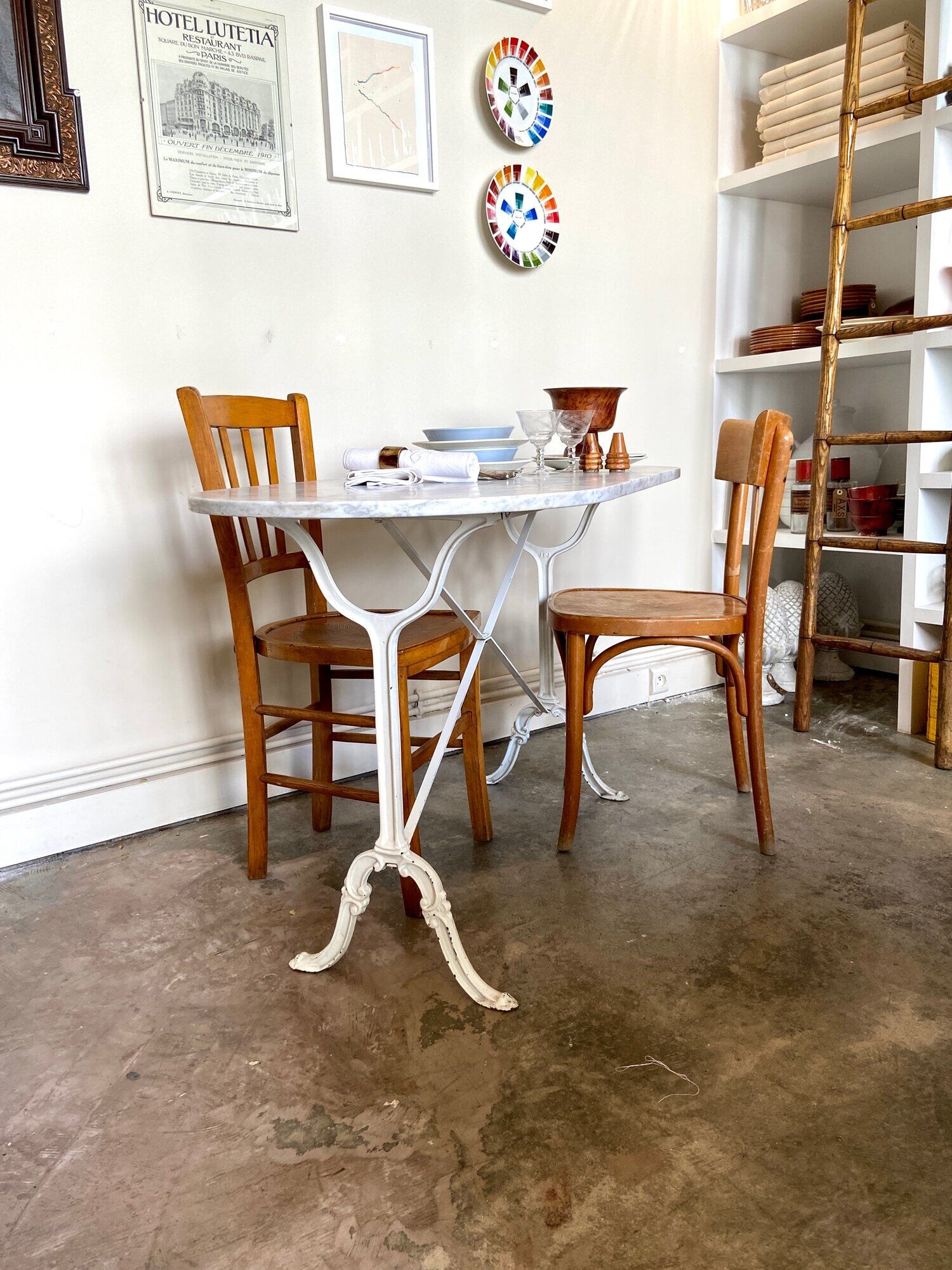 Bistro table in grey marble and white ☐ cast iron 120 x 60 cm