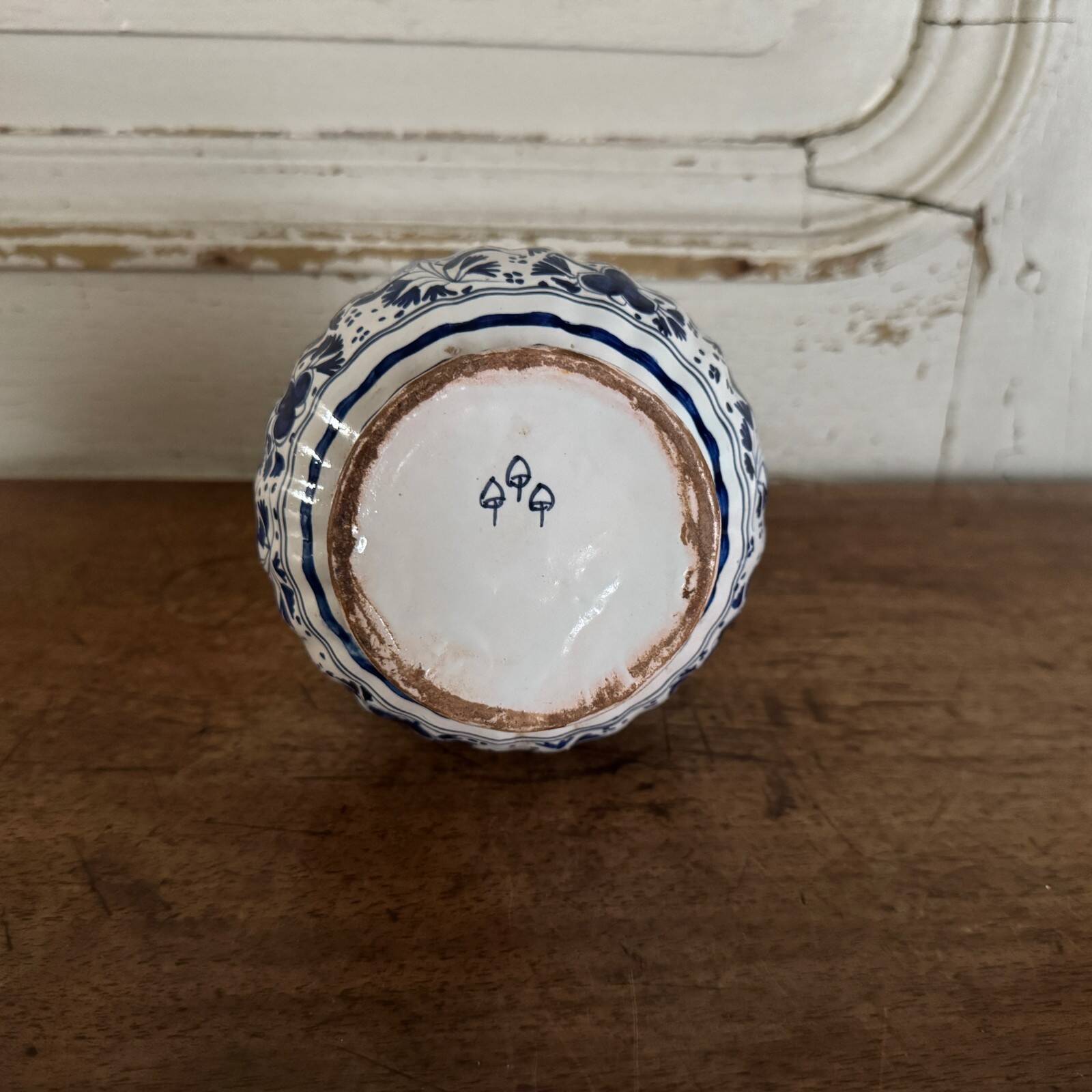 Vase gourde en faïence de Delft XVIIIe décor floral