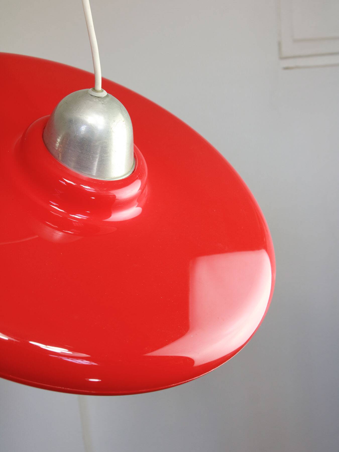 Space-Age Saucer Pendant in Red Plexiglas from Guzzini, 1960s