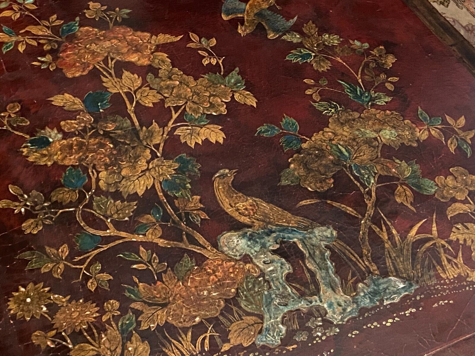Square section coffee table with lacquered decoration Far East China Japan