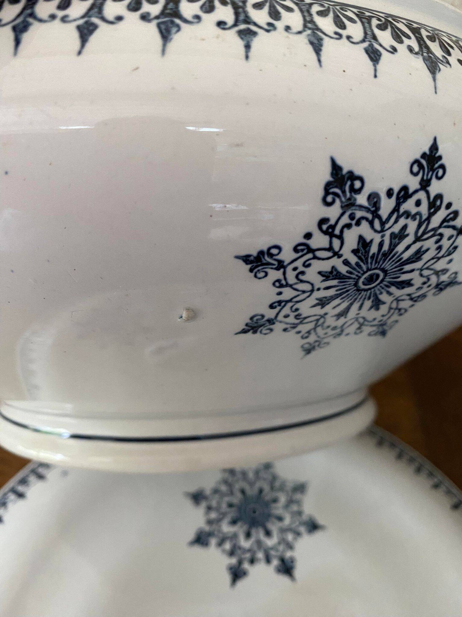 Tureen and its lid Earthenware St Amand