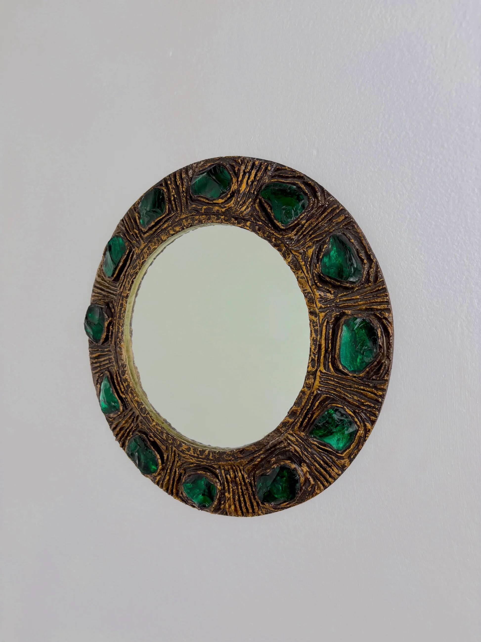Italian mid-century mirror by Creaciones Gobesso, green Murano rock crystals, 1960s