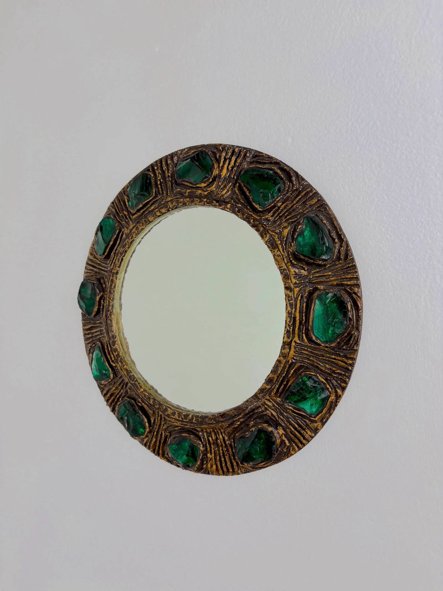 Italian mid-century mirror by Creaciones Gobesso, green Murano rock crystals, 1960s
