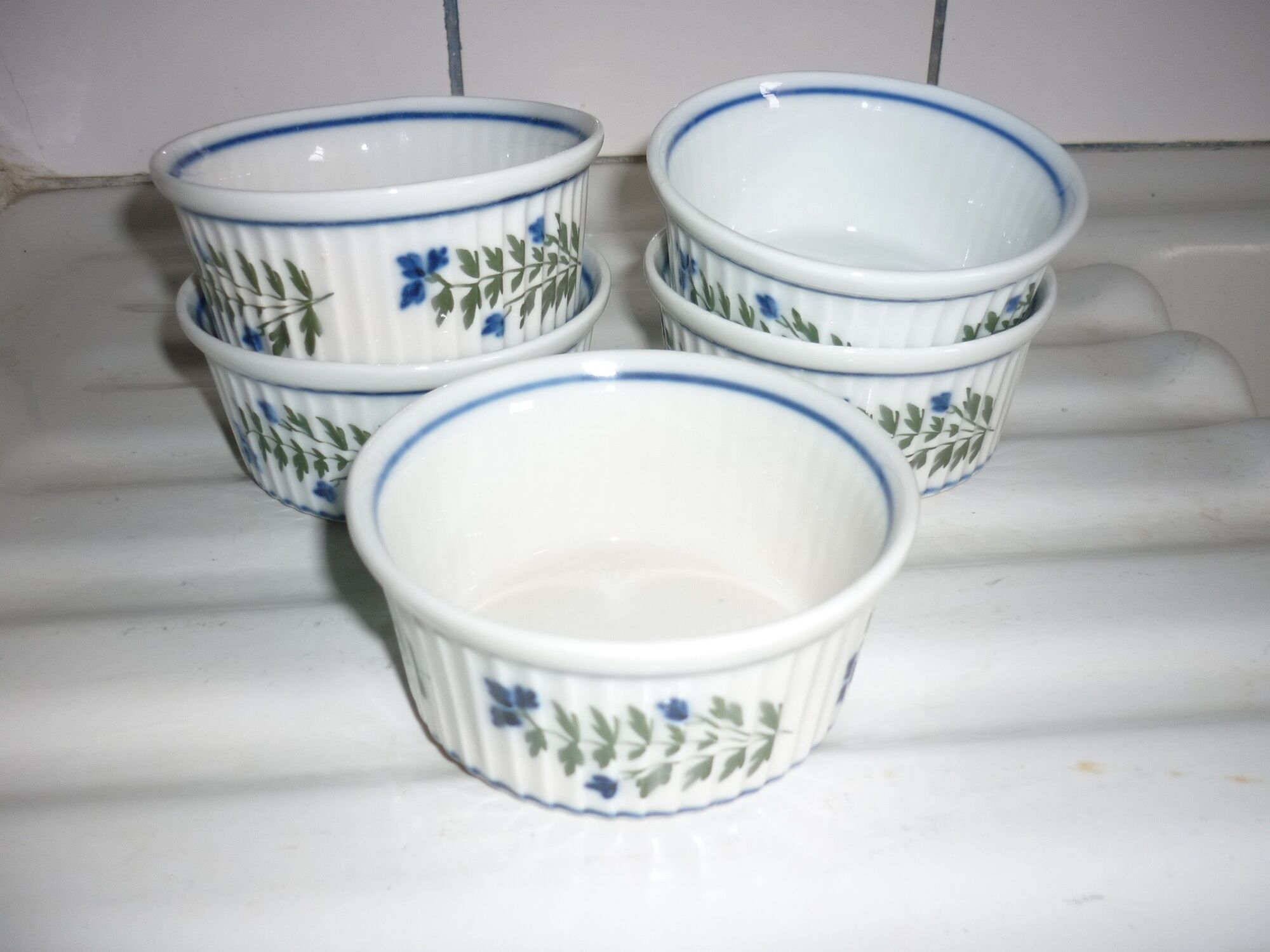 5 porcelain ramekins with smoother decoration and blue flowers and foliage